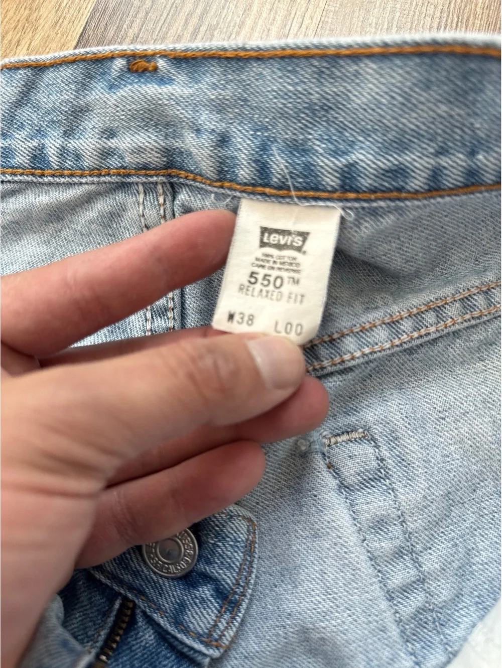 Levi's 550 Relaxed Fit Denim Shorts Men's 38 Light Wash Jean Shorts Casual
